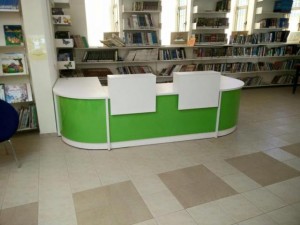 ספריית קלנסווה דלפק ראשי 2
